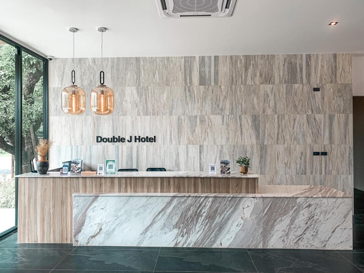 Double J Hotel Chiang Mai Buitenkant foto